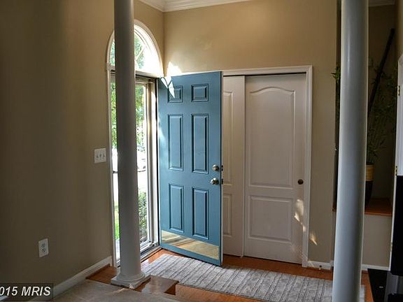 3rd image of 205 Mary Jane Ln