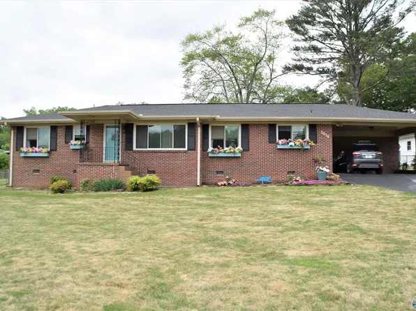 2016 Fairview Rd, Gadsden, AL 35904