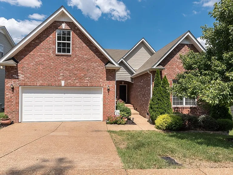 268 Sundown Dr — Photo 1