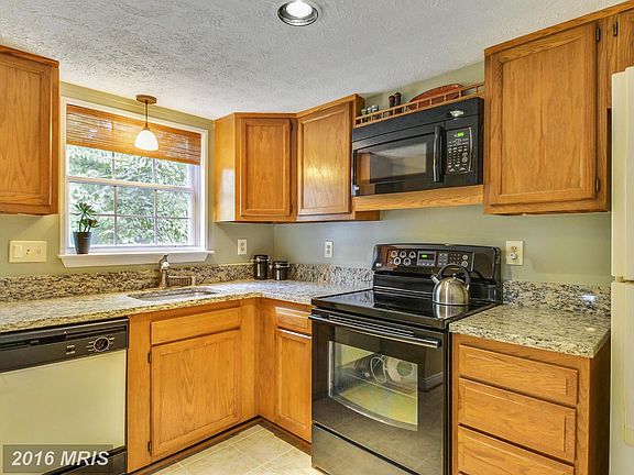 5th image of 1012 Nelson Ct NE