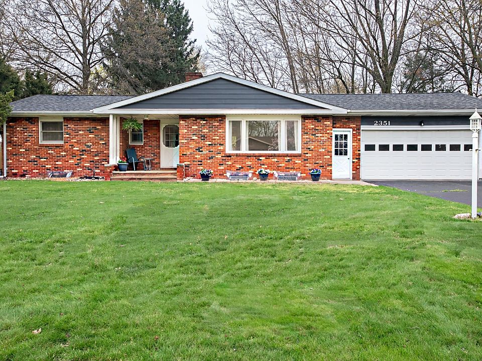 1st image of 2351 Fountain Ln
