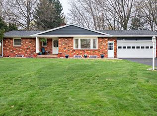 2351 Fountain Ln, Stevensville, MI 49127