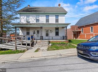 18 S Charles St, Dallastown, PA 17313