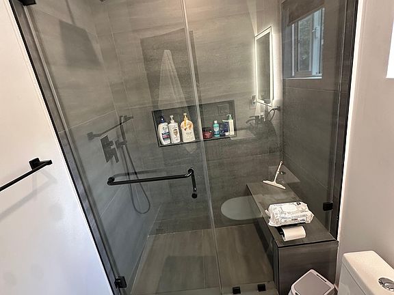 3rd image of 6342 Beeman Ave #6344