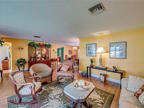 5th image of 5055 Greenbriar Dr