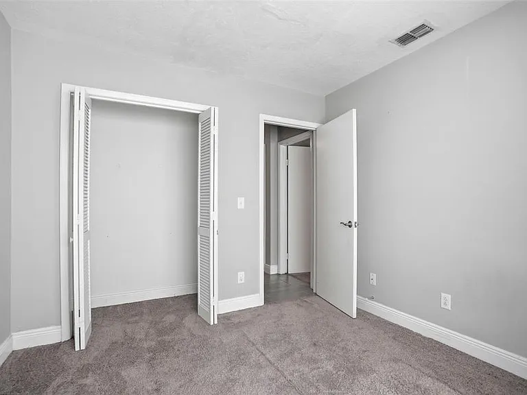727 N Himes Ave — Photo 27