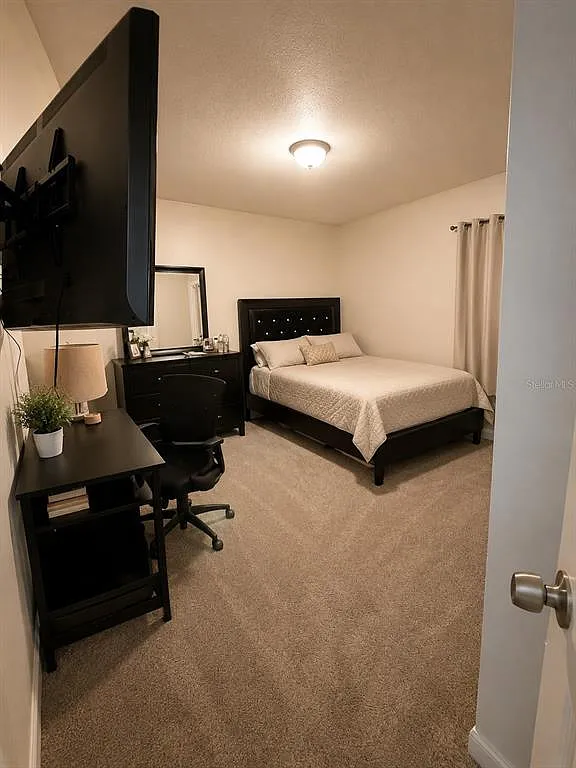 4 bed, 2.0 bath, 1844 sqft, $2,300 — Photo 3