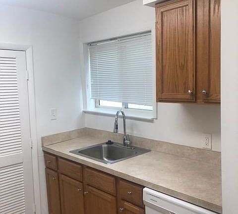 5th image of 5426 Pelham St