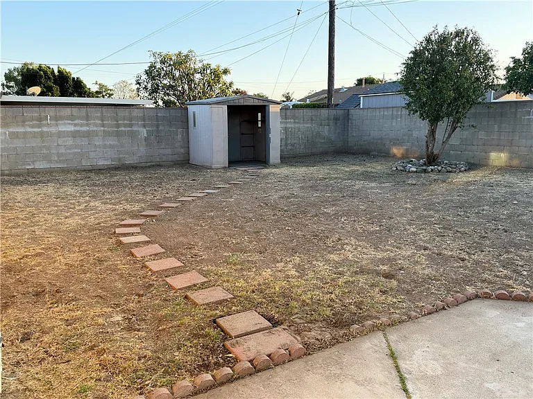 12660 Yorba Ave — Photo 16