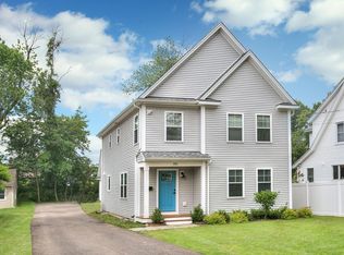 101 Henderson Rd, Fairfield, CT 06824