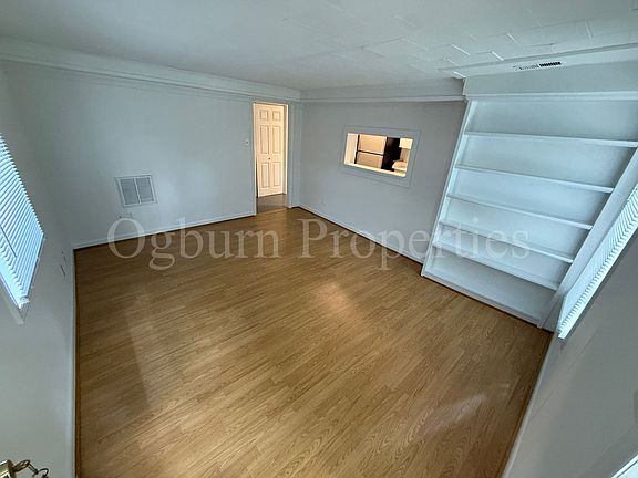 4th image of 158 Piedmont Ave APT A