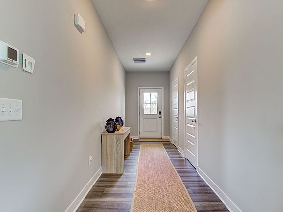 3rd image of 821 Scarsdale Ln