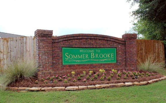 2nd image of 100 E Sommer Oak Dr