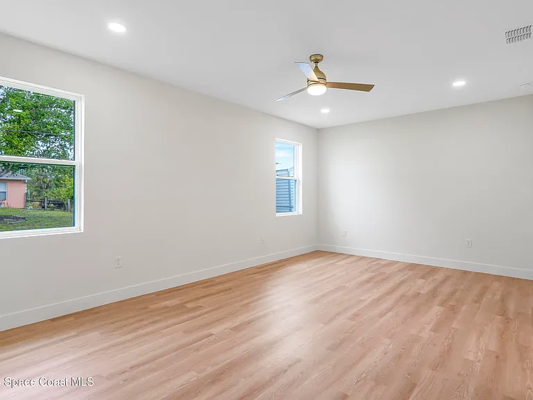 1041 Wesberry St SE — Photo 17