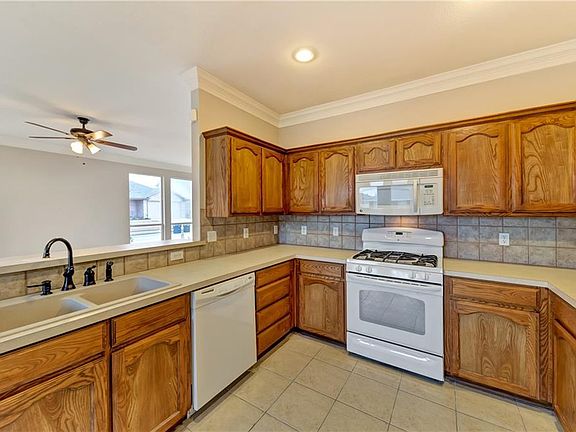 4th image of 5900 Ash Flat Dr