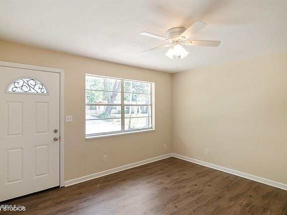 3rd image of 10627 Craig Dr