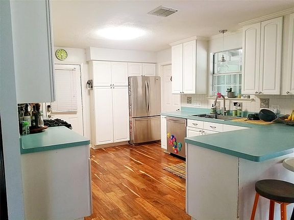 4th image of 1512 Huge Oaks St