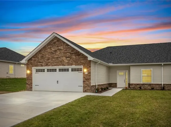 334 Cherokee Dr, Beaver Falls, PA 15010
