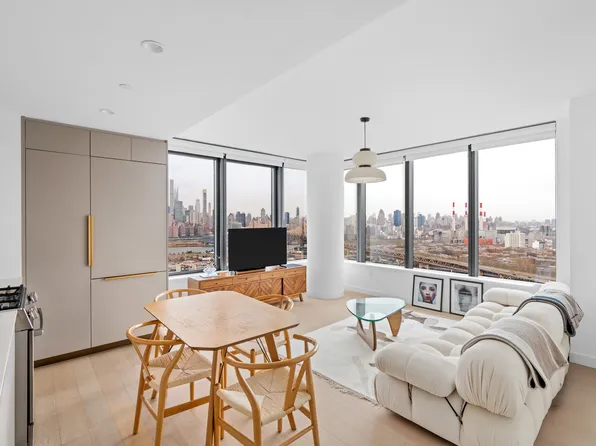 3 Court Square image 1 of 13