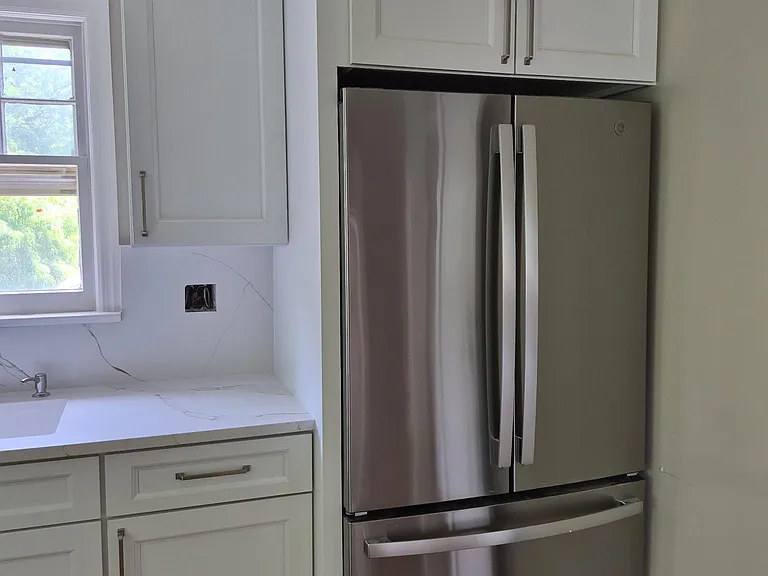 70 E 6th St #2 — Photo 17