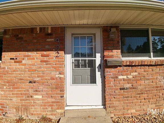 3rd image of 902 Tulip St