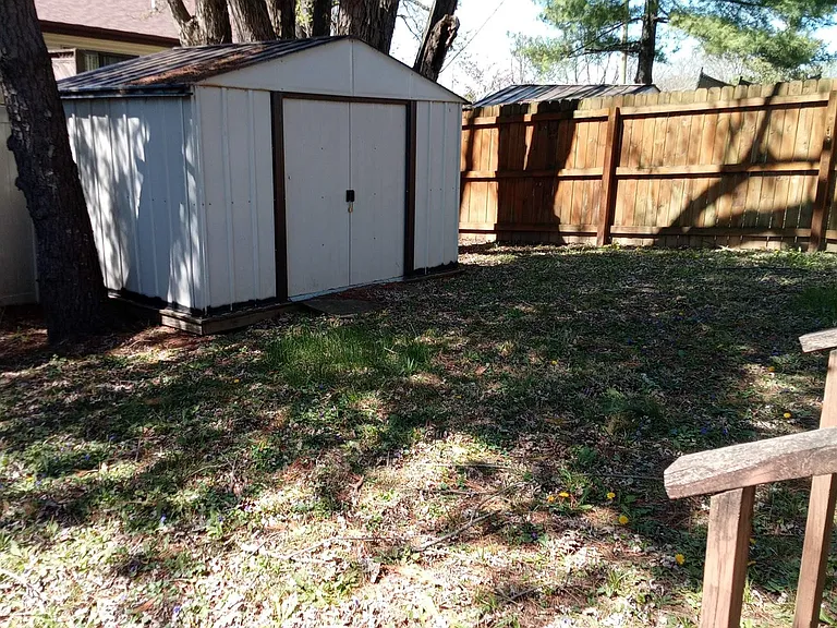 402 S Village Ct — Photo 10