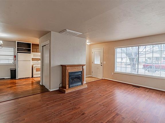 4th image of 204 S Marshall St