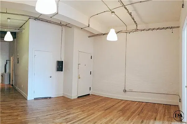 Rented by DSA Realty | media 18