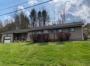 59 Davis Rd, Springfield, VT 05156
