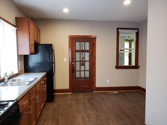 2nd image of 1231 Rose Ave #1