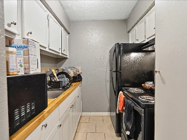 3122 Culebra Rd — Photo 4
