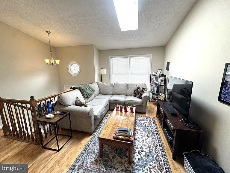 13 McNeil Ct — Photo 3