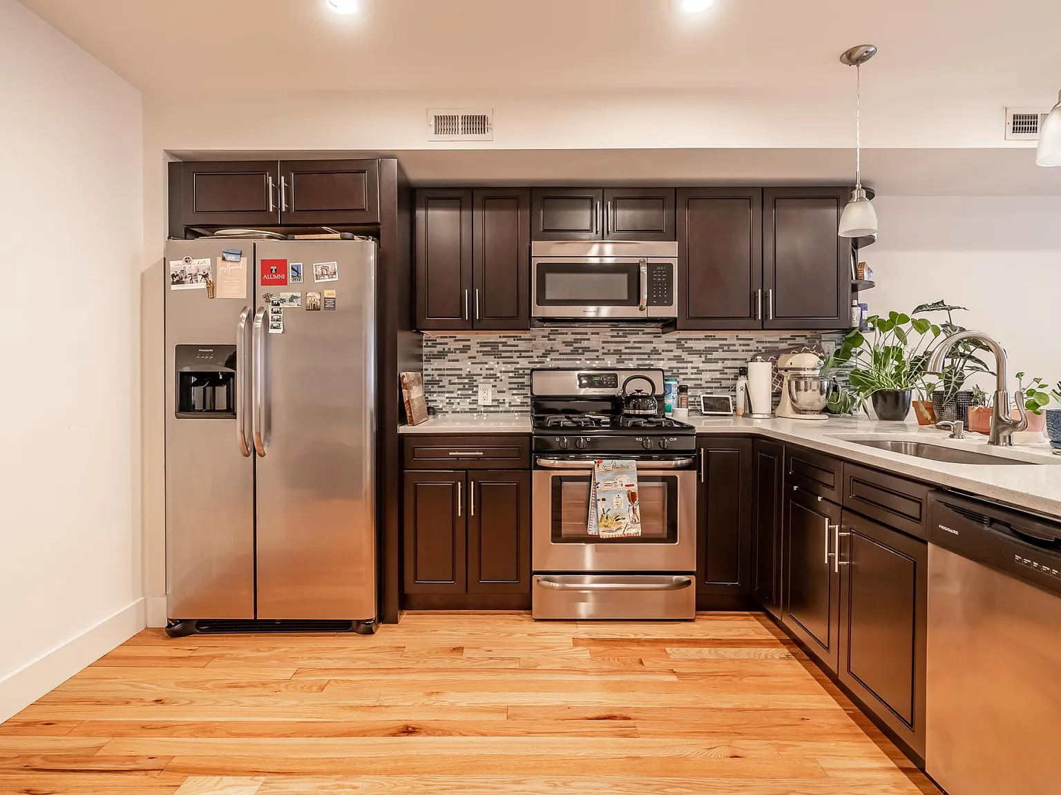 1 bed, 900 sqft, $1,950 — Photo 3