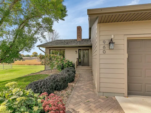 960 Rolling Greens Ln NW, Hutchinson, MN 55350