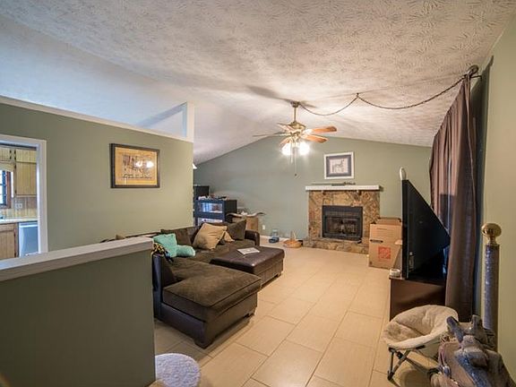 3rd image of 2922 Hillwood Dr