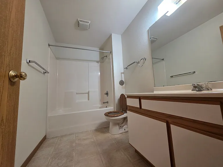 68 Miller Ave SW — Photo 4