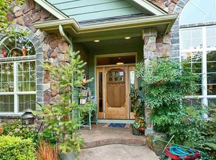 910 Pioneer Dr, Silverton, OR 97381