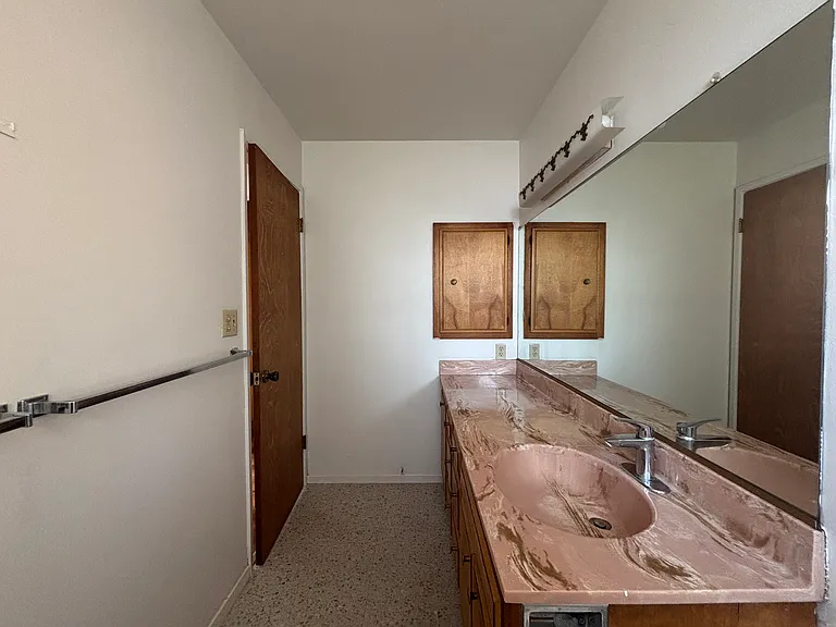 603 Kingsford St — Photo 12