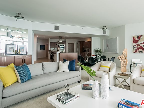 4th image of 13650 Marina Pointe Dr Unit 1804