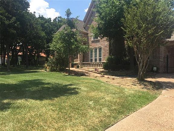3rd image of 1805 Queensbridge Ln