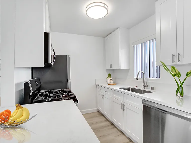 Unit 309 Kitchen
