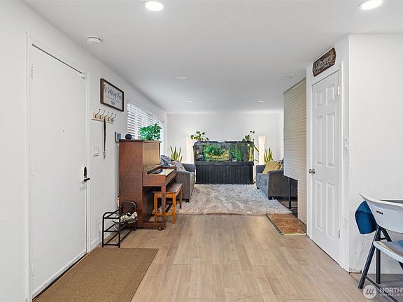 5th image of 1702 S Mason Avenue