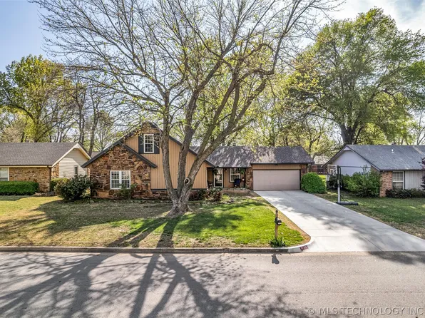 1740 W 63rd St S, Tulsa, OK 74132