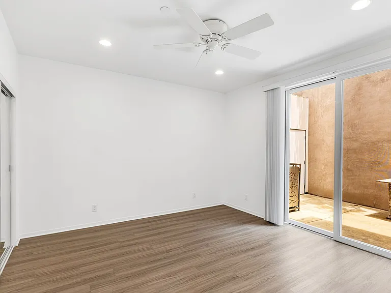 384 Loma Ter — Photo 17