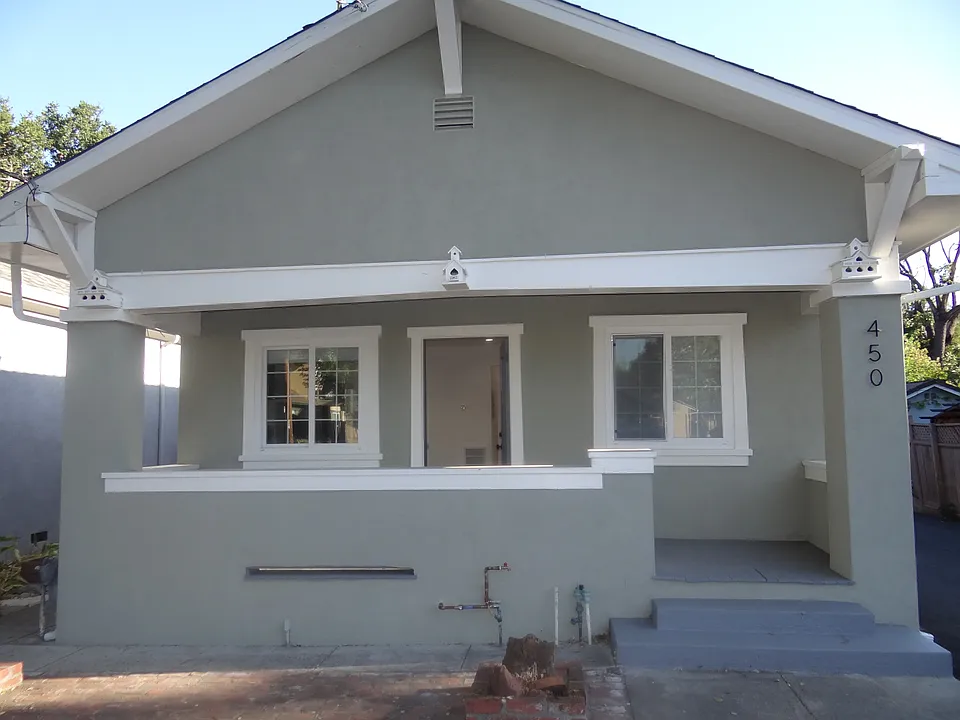 450 Rose Ave