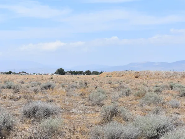 246th St #W, Lancaster, CA 93536