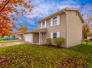 810 Larch Ln, Fort Wayne, IN