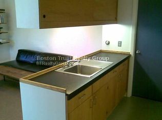 179 Appleton St #1R, Cambridge, MA 02138