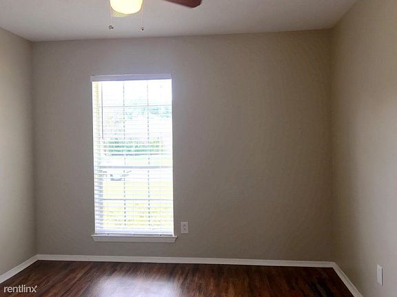 90800731_19418 Quiet brook_Houston_TX_2016 4