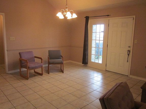 4th image of 4631 Aspen Ln